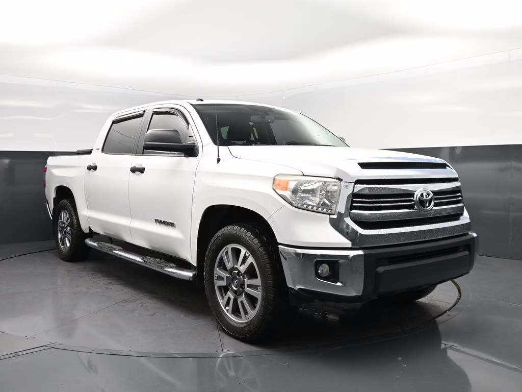 2017 Super White Toyota Tundra SR5 RWD Truck