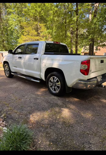 2017 Super White Toyota Tundra SR5 RWD Truck