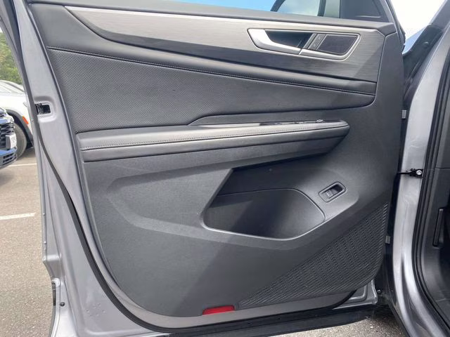 2024 Silver Mist Metallic Volkswagen Atlas Cross Sport 2.0T SE w/Technology AWD SUV