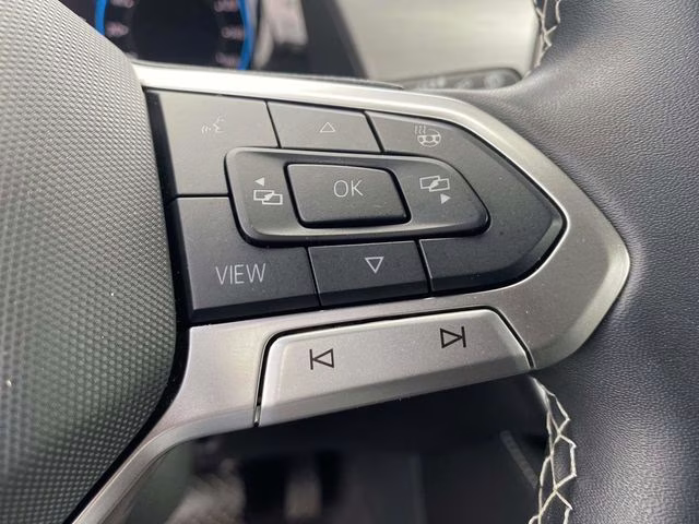 2024 Silver Mist Metallic Volkswagen Atlas Cross Sport 2.0T SE w/Technology AWD SUV