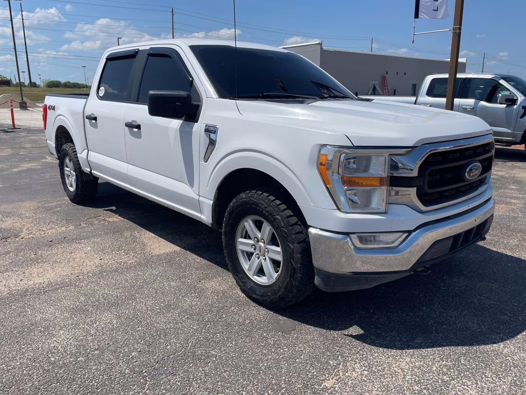 2022 Oxford White Ford F-150 XLT 4X4 Truck
