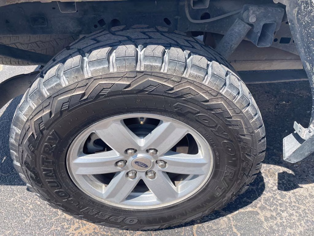 2022 Oxford White Ford F-150 XLT 4X4 Truck