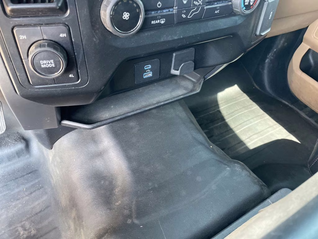 2022 Oxford White Ford F-150 XLT 4X4 Truck