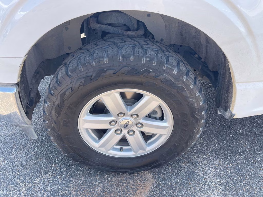 2022 Oxford White Ford F-150 XLT 4X4 Truck