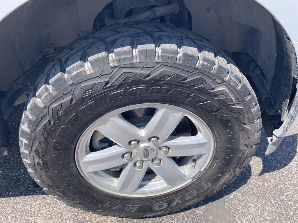 2022 Oxford White Ford F-150 XLT 4X4 Truck