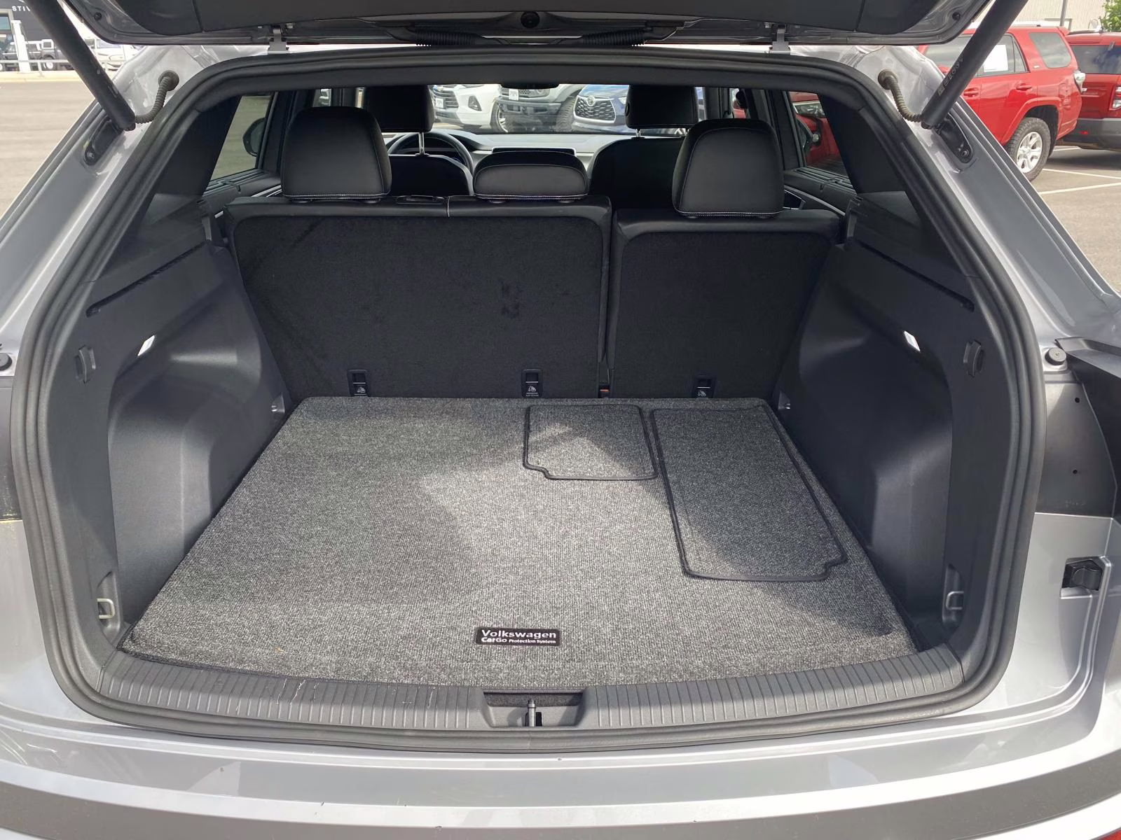 2024 Silver Mist Metallic Volkswagen Atlas Cross Sport 2.0T SE w/Technology AWD SUV