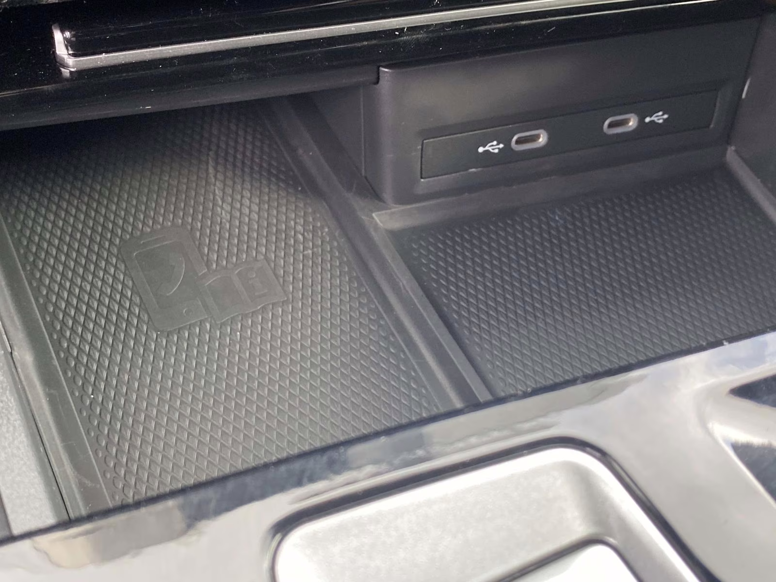 2024 Silver Mist Metallic Volkswagen Atlas Cross Sport 2.0T SE w/Technology AWD SUV