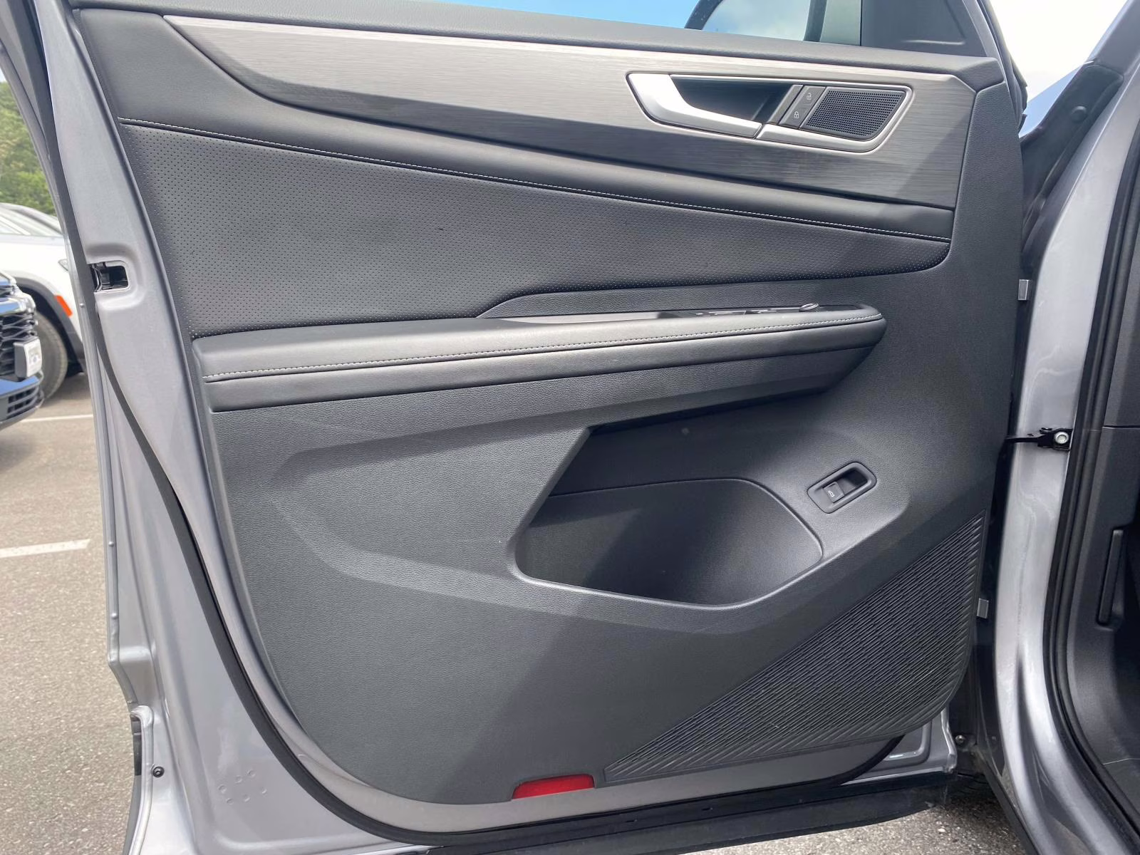 2024 Silver Mist Metallic Volkswagen Atlas Cross Sport 2.0T SE w/Technology AWD SUV