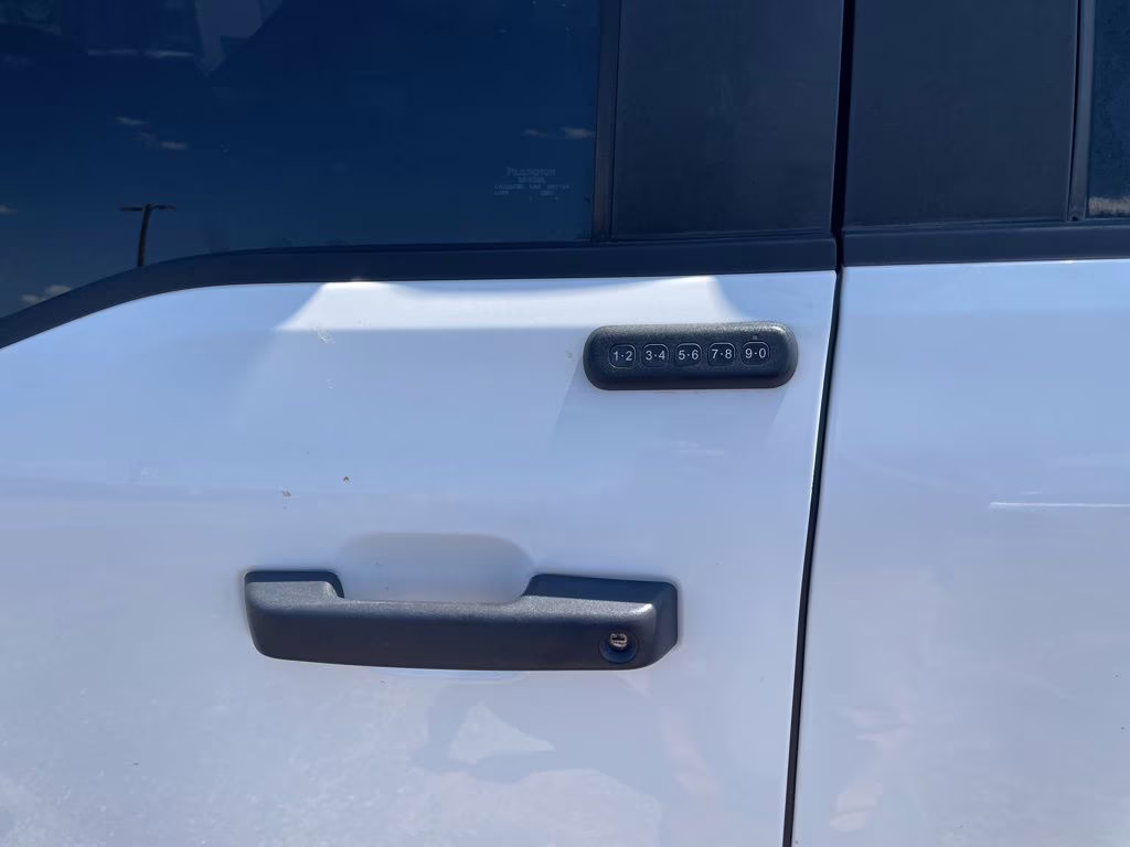 2022 Oxford White Ford F-150 XLT 4X4 Truck