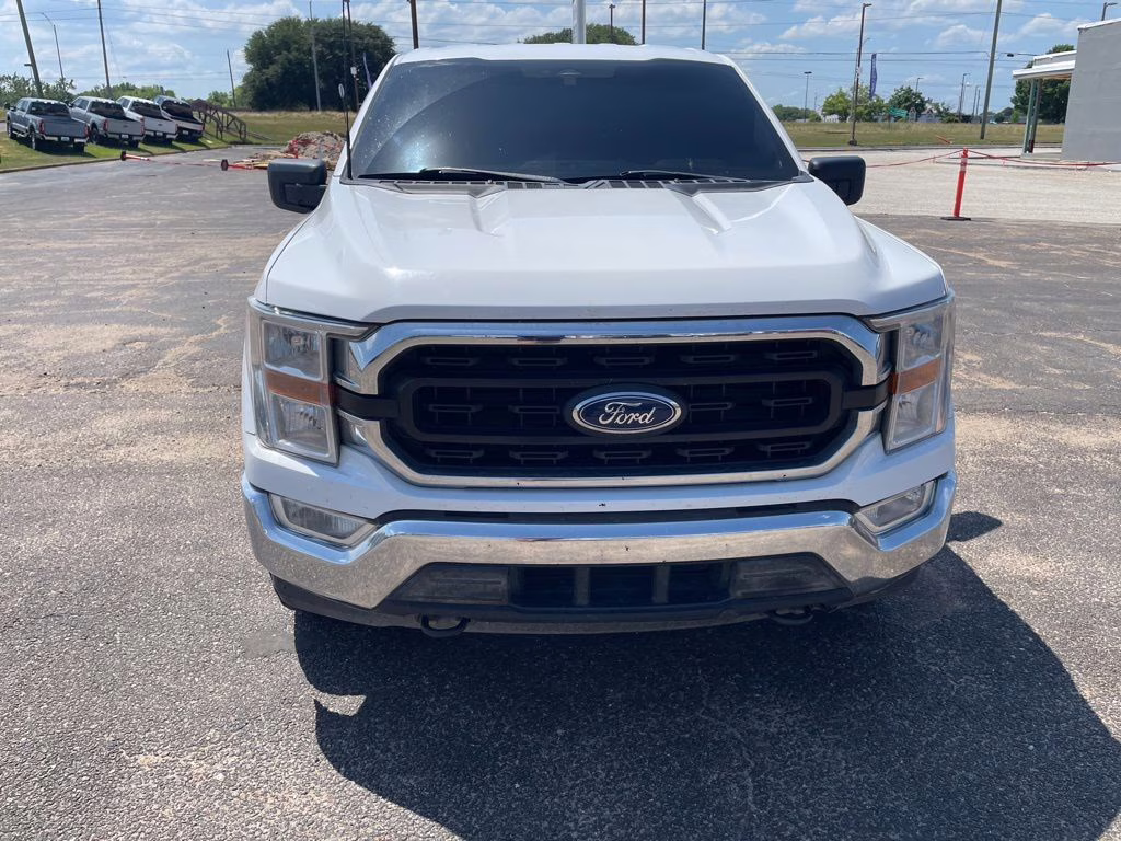2022 Oxford White Ford F-150 XLT 4X4 Truck