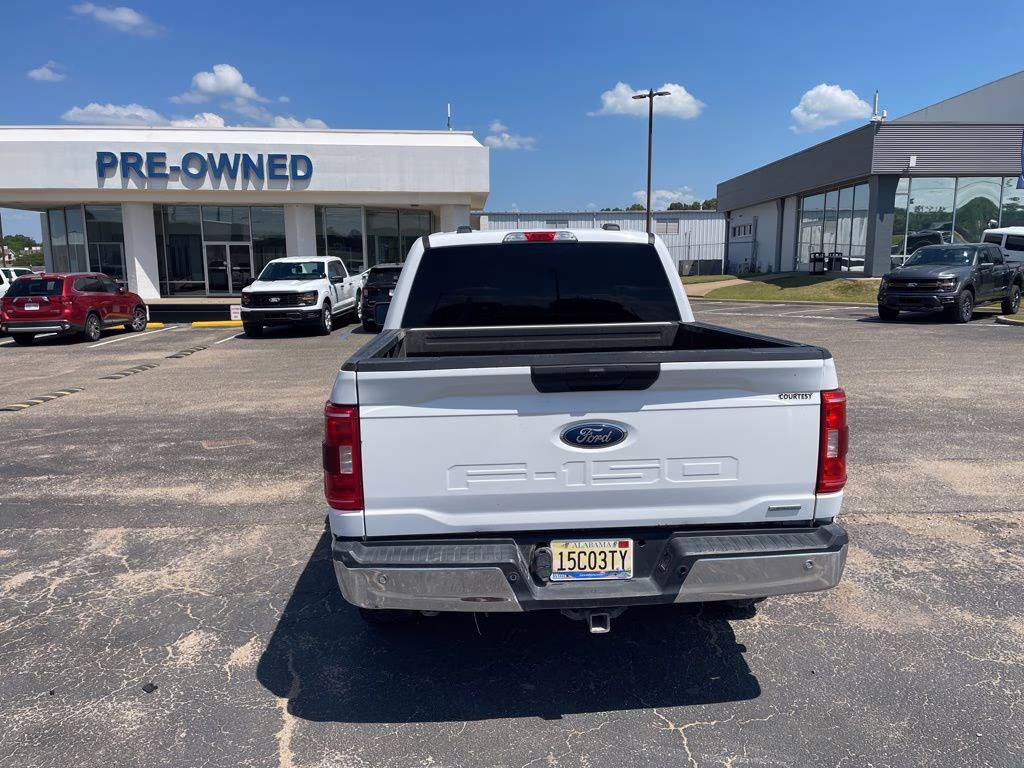 2022 Oxford White Ford F-150 XLT 4X4 Truck