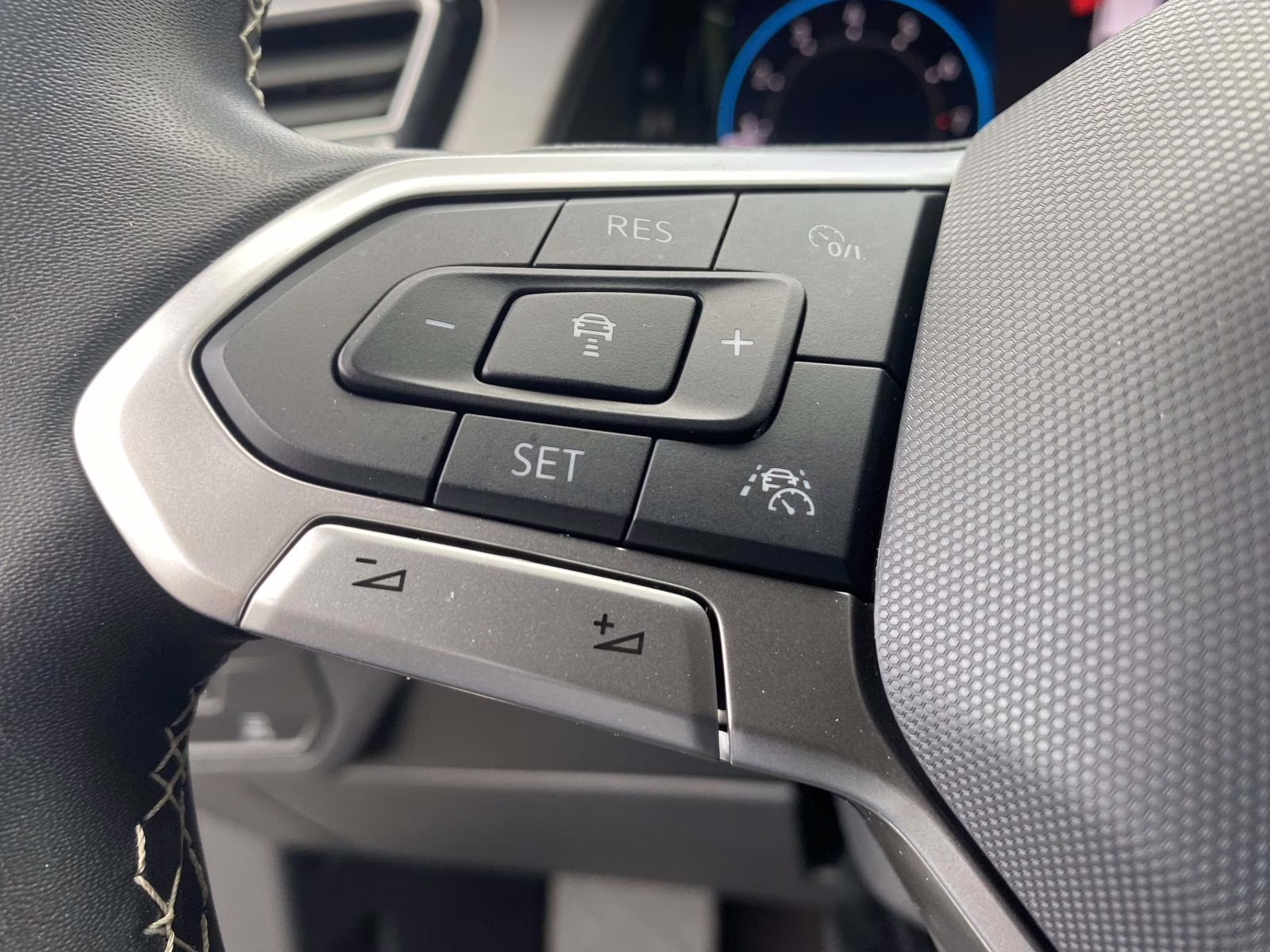 2024 Silver Mist Metallic Volkswagen Atlas Cross Sport 2.0T SE w/Technology AWD SUV