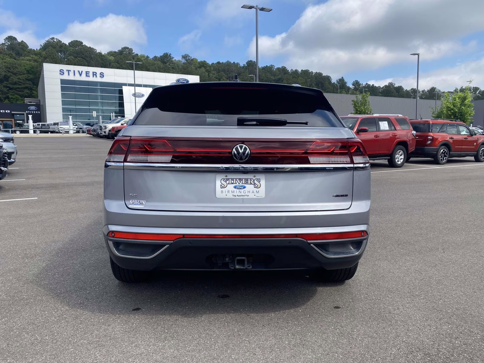 2024 Silver Mist Metallic Volkswagen Atlas Cross Sport 2.0T SE w/Technology AWD SUV