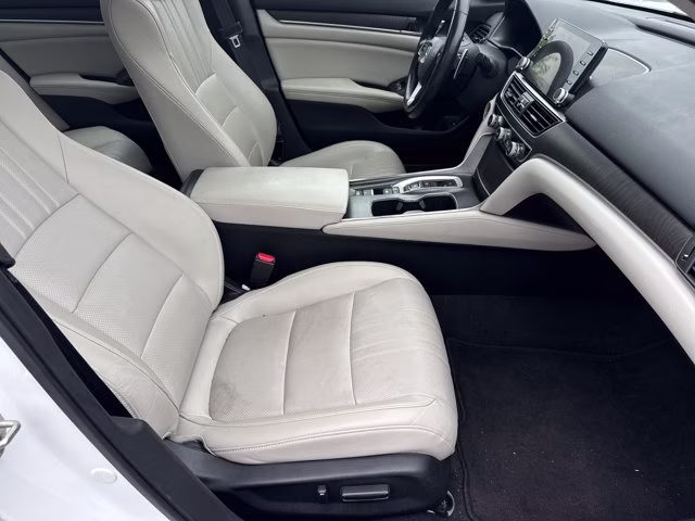 2019 Platinum White Pearl Honda Accord Hybrid EX-L FWD Sedan