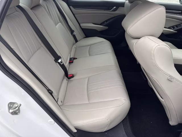 2019 Platinum White Pearl Honda Accord Hybrid EX-L FWD Sedan