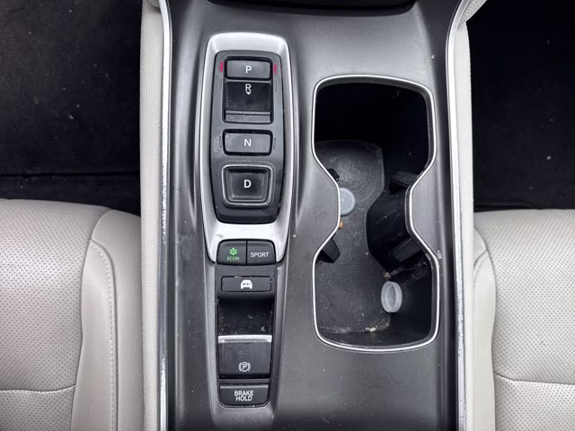 2019 Platinum White Pearl Honda Accord Hybrid EX-L FWD Sedan
