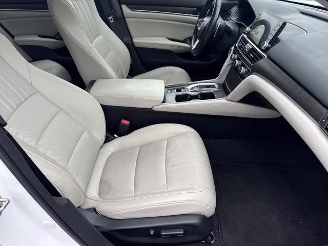 2019 Platinum White Pearl Honda Accord Hybrid EX-L FWD Sedan