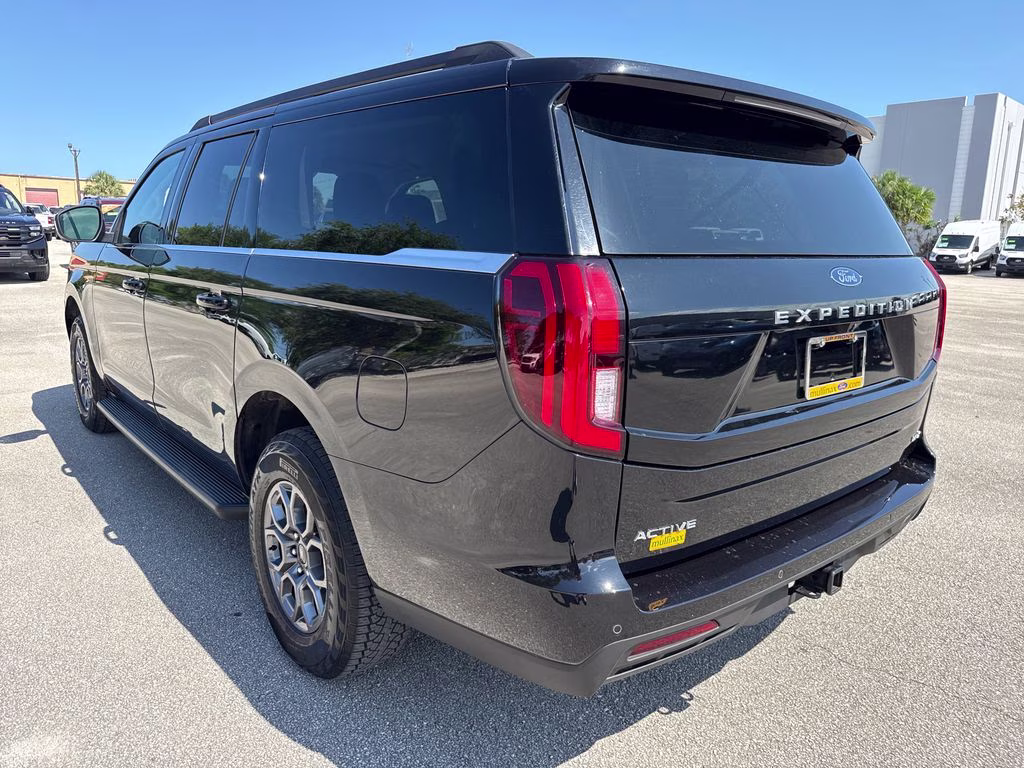 2025 Black Metallic Ford Expedition Max Active RWD SUV