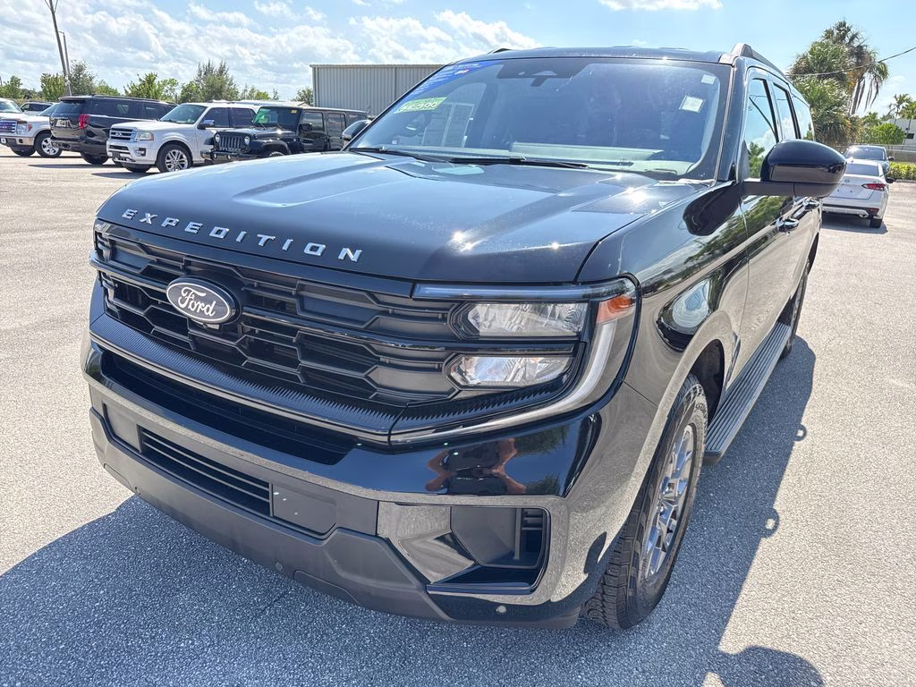 2025 Black Metallic Ford Expedition Max Active RWD SUV