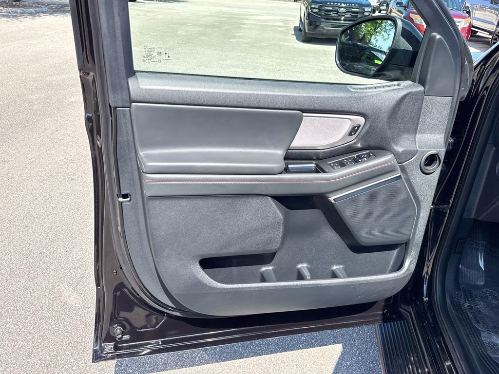 2025 Black Metallic Ford Expedition Max Active RWD SUV