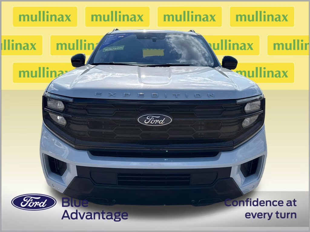 2025 Space Silver Metallic Ford Expedition Max Active RWD SUV