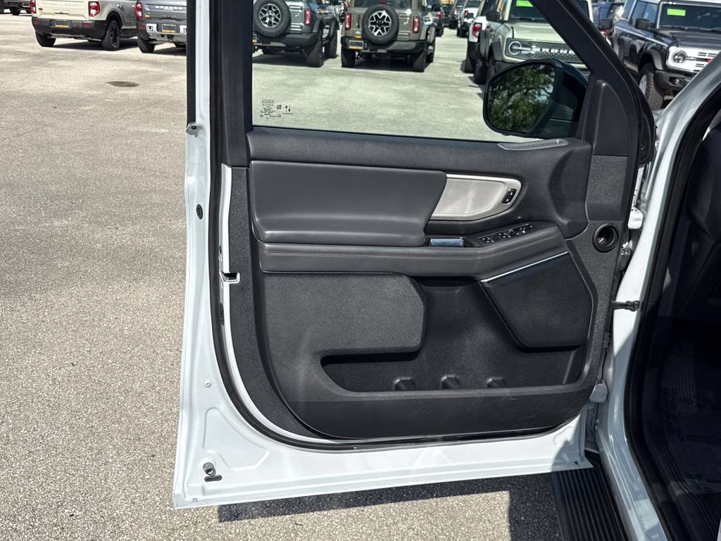 2025 Space Silver Metallic Ford Expedition Max Active RWD SUV