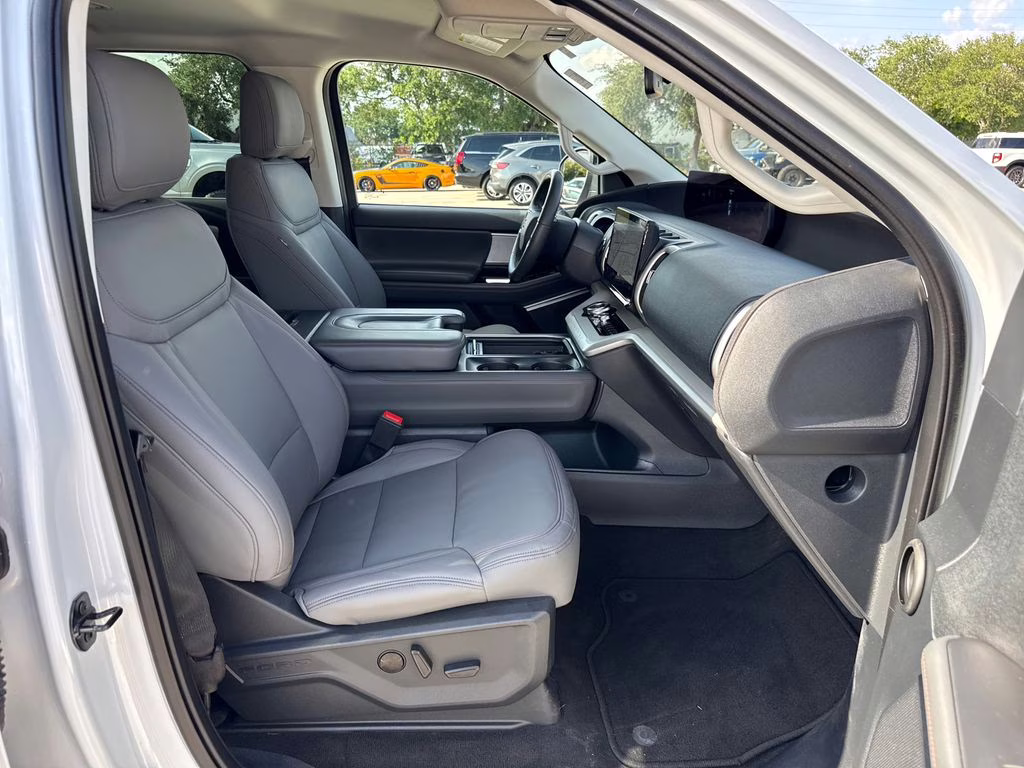 2025 Space Silver Metallic Ford Expedition Max Active RWD SUV