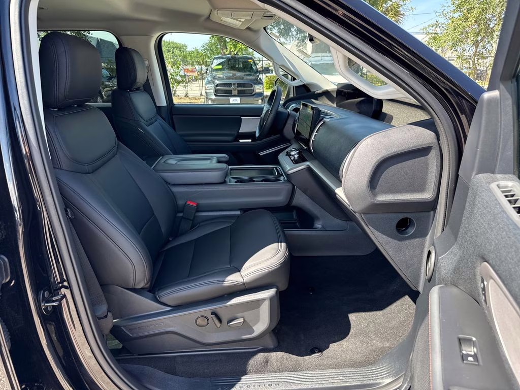 2025 Agate Black Metallic Ford Expedition Max Active RWD SUV
