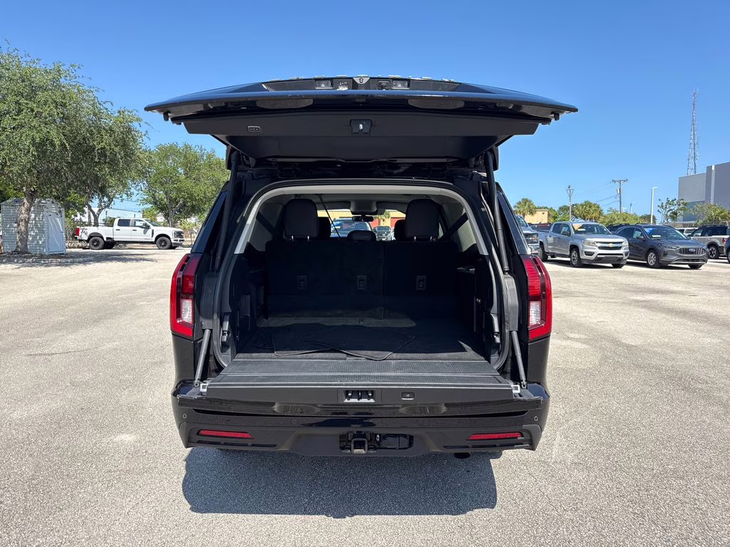 2025 Agate Black Metallic Ford Expedition Max Active RWD SUV