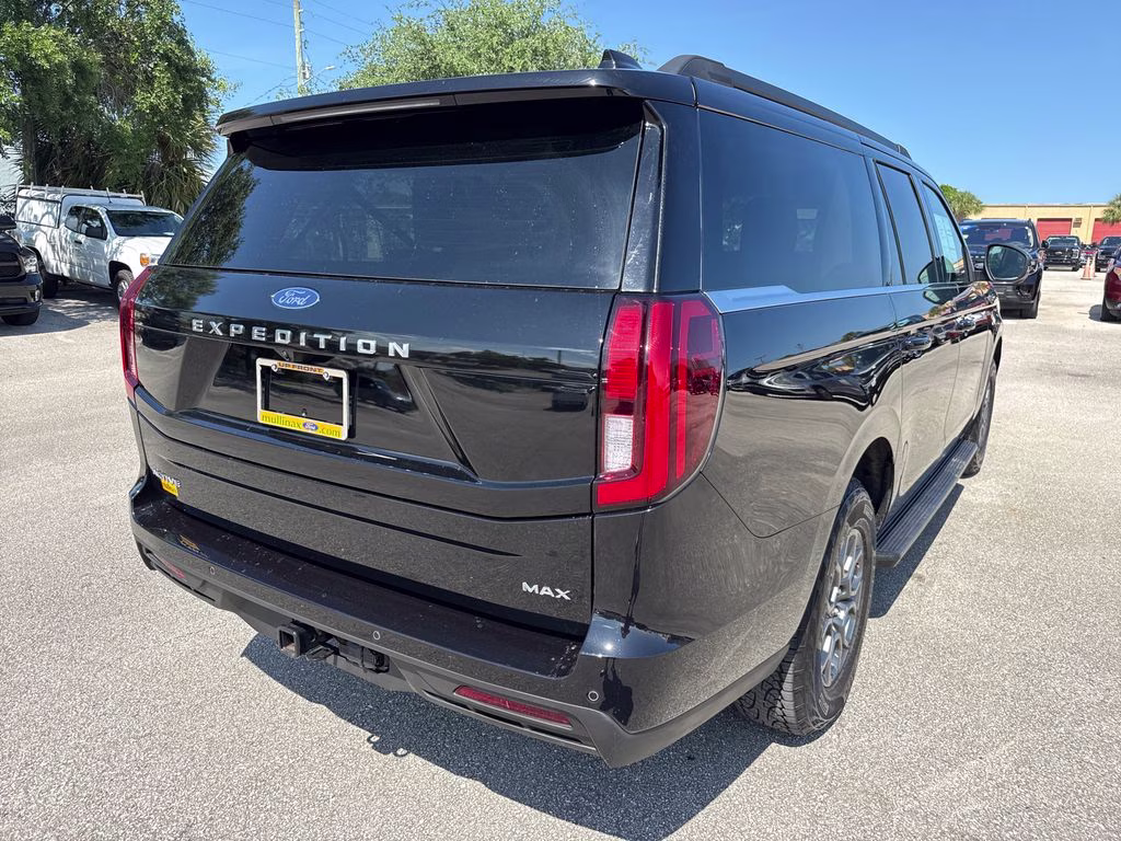 2025 Black Metallic Ford Expedition Max Active RWD SUV