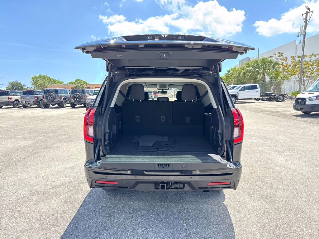2025 Agate Black Metallic Ford Expedition Max Active RWD SUV