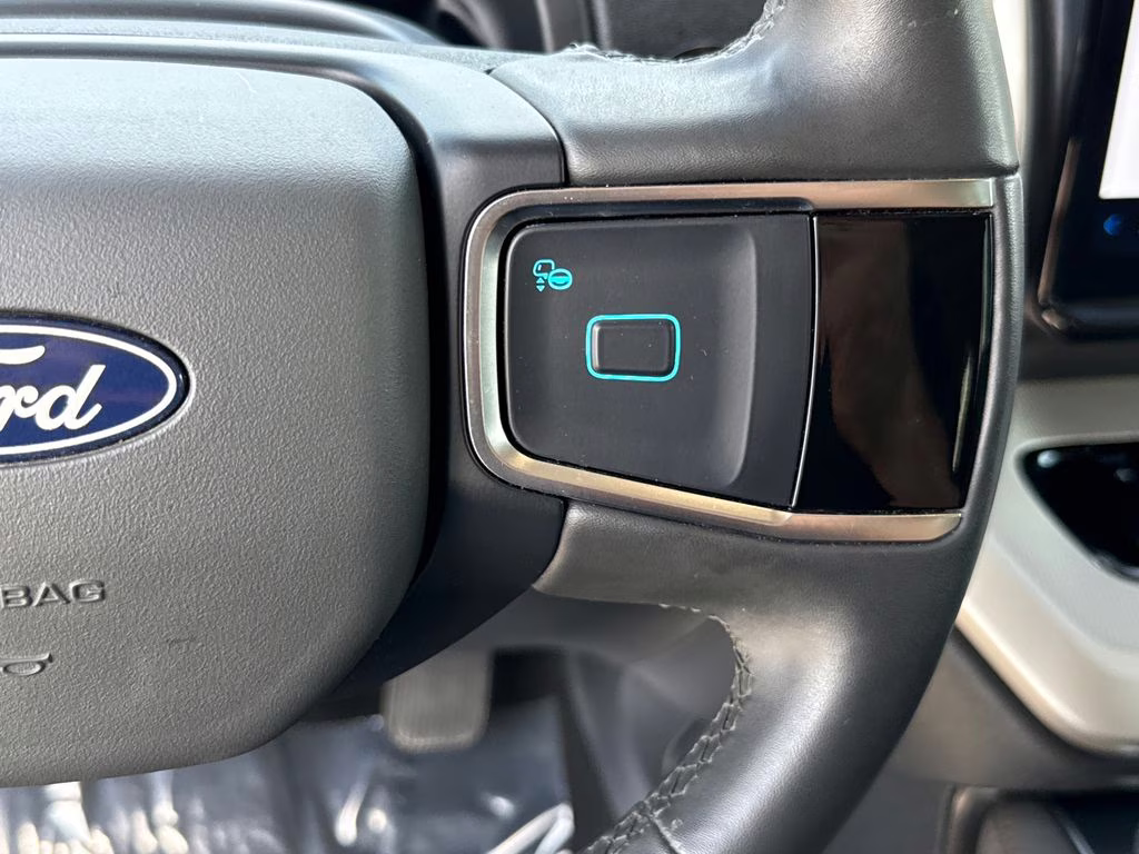 2025 Space Silver Metallic Ford Expedition Max Active RWD SUV