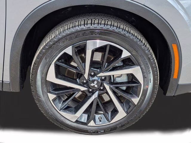 2024 Mercury Gray Metallic Mitsubishi Outlander SE FWD SUV