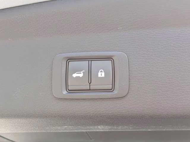 2024 Mercury Gray Metallic Mitsubishi Outlander SE FWD SUV
