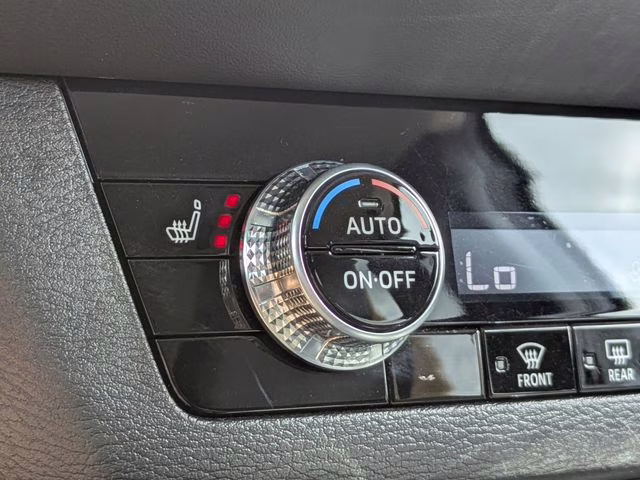 2024 Mercury Gray Metallic Mitsubishi Outlander SE FWD SUV