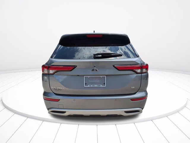2024 Mercury Gray Metallic Mitsubishi Outlander SE FWD SUV