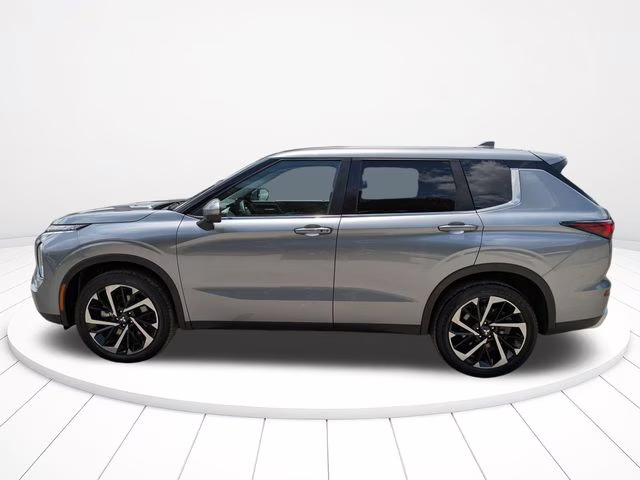 2024 Mercury Gray Metallic Mitsubishi Outlander SE FWD SUV