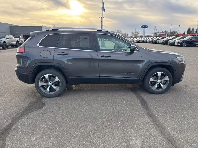 2019 Granite Crystal Metallic Clearcoat Jeep Cherokee Limited 4X4 SUV