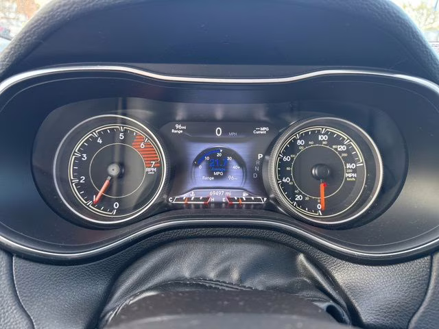 2019 Granite Crystal Metallic Clearcoat Jeep Cherokee Limited 4X4 SUV