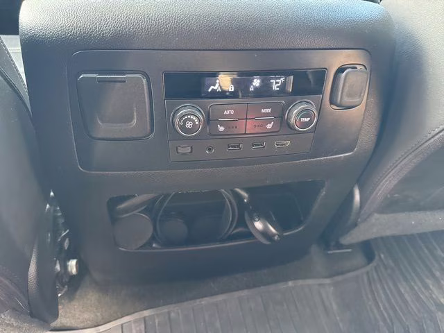 2017 Mineral Metallic GMC Yukon XL Denali 4X4 SUV