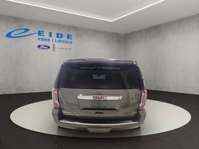 2017 Mineral Metallic GMC Yukon XL Denali 4X4 SUV