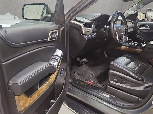 2017 Mineral Metallic GMC Yukon XL Denali 4X4 SUV