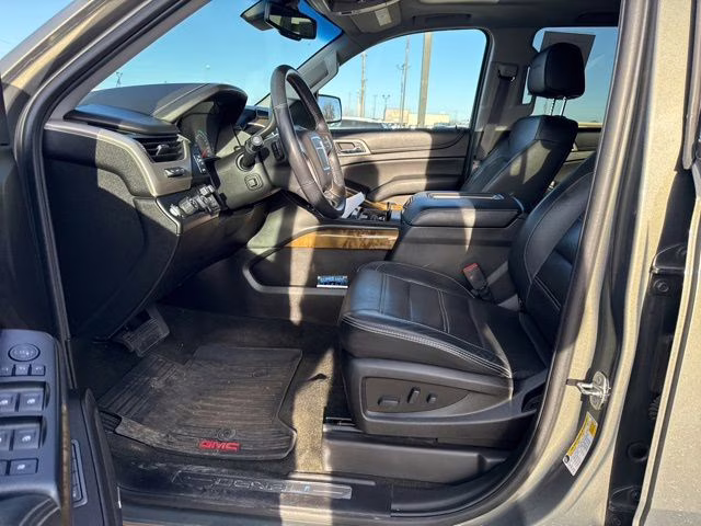 2017 Mineral Metallic GMC Yukon XL Denali 4X4 SUV