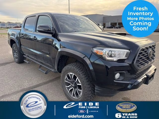 2020 Midnight Black Metallic Toyota Tacoma TRD Sport 4X4 Truck