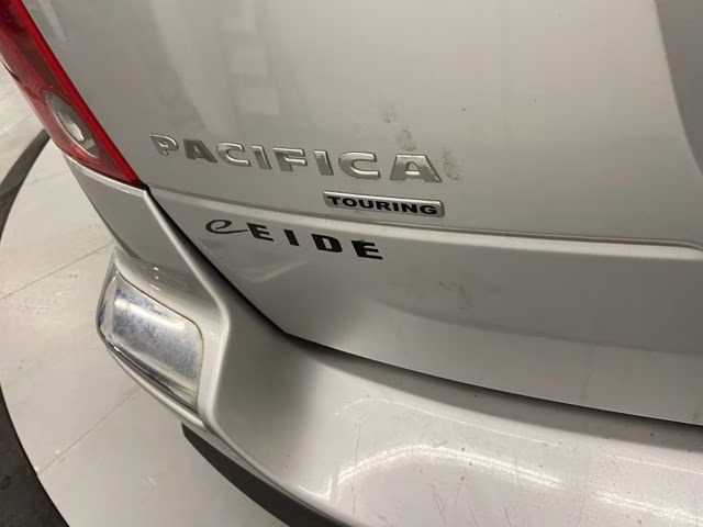 2005 Bright Silver Metallic Clearcoat Chrysler Pacifica Touring AWD SUV