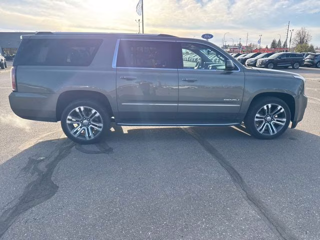2017 Mineral Metallic GMC Yukon XL Denali 4X4 SUV