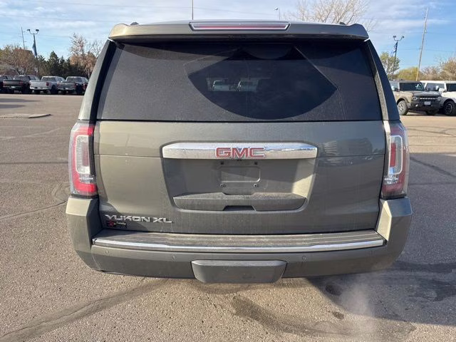 2017 Mineral Metallic GMC Yukon XL Denali 4X4 SUV