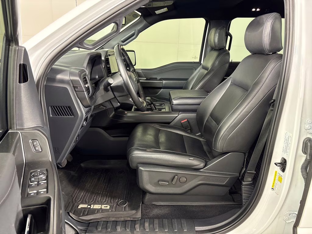 2024 Oxford White Ford F-150 XLT 4X4 Truck