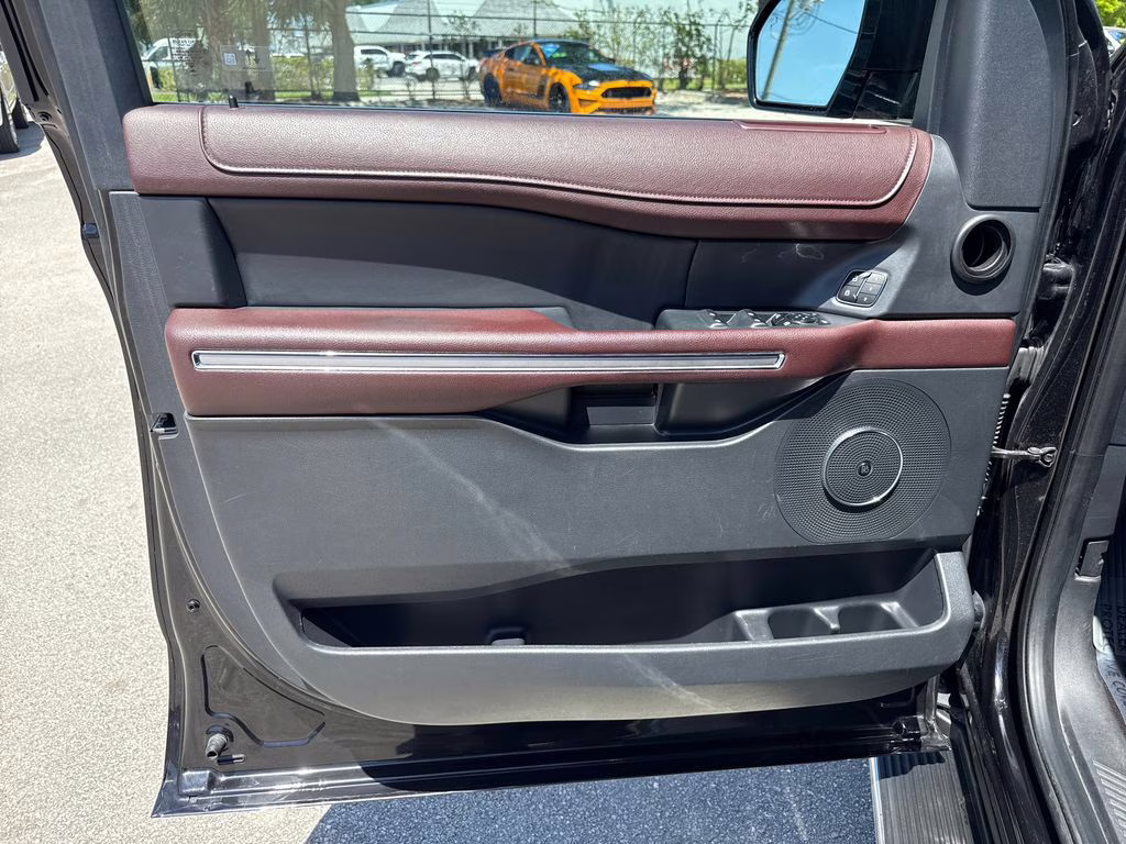 2023 Agate Black Metallic Ford Expedition Limited RWD SUV