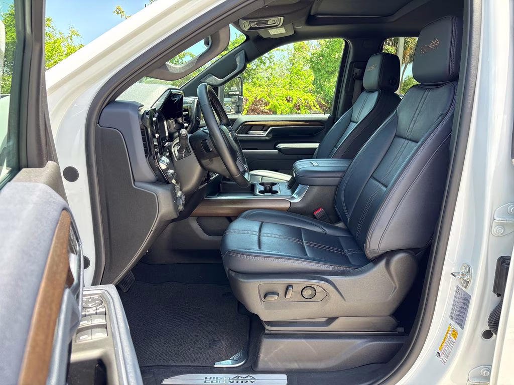 2024 Summit White Chevrolet Silverado 3500HD High Country 4X4 Truck